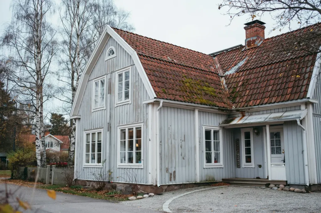 n r beh ver du l gga om taket 9 tydliga varningssignaler f r svenska villor